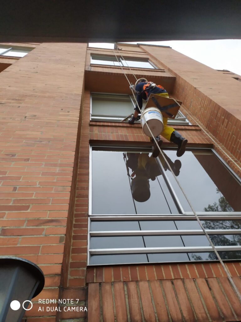 Lavado y mantenimiento de fachadas Bogotá