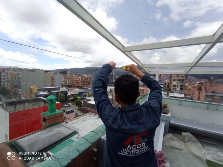Lavado y limpieza de cubiertas en vidrio