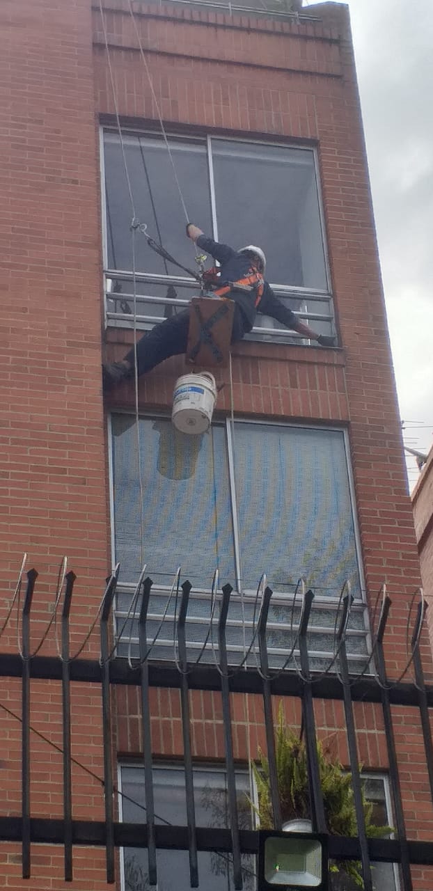 Lavado y mantenimiento de fachadas Bogotá